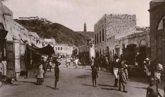 53 10 straatbeeld Aden ong 1920