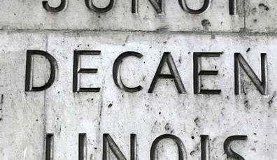 8 5 Charles Decaen afgebeeld op Arc de Triomph in Parijs